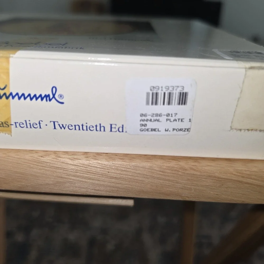Goebel Hummel 1990 Annual Plate 
